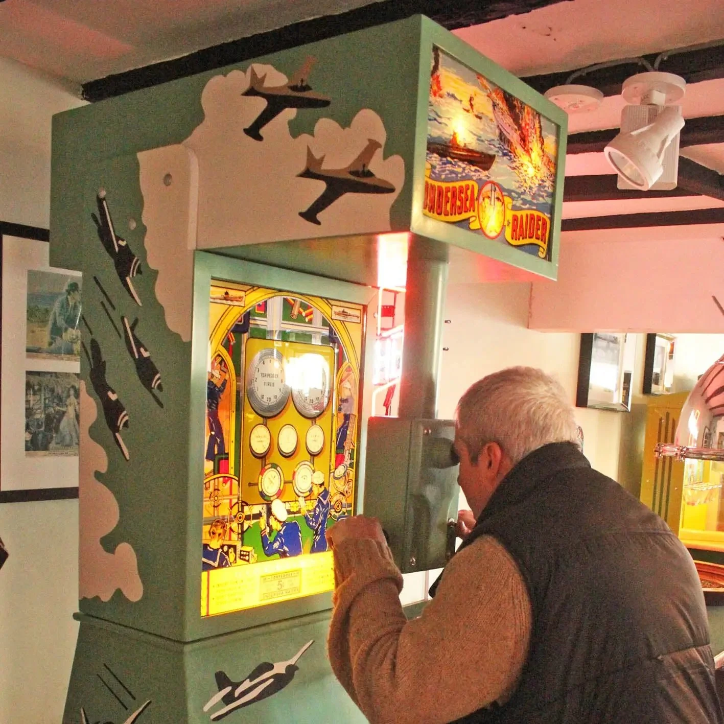 Original 1946 Bally Undersea Raider - Image 3