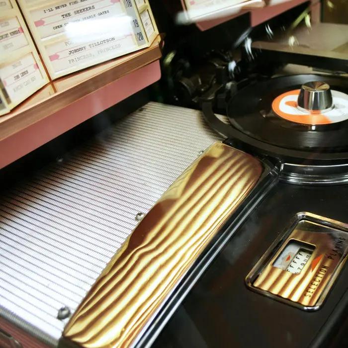 1958 AMI I 200 Vinyl Jukebox with Pink Trim - Image 6
