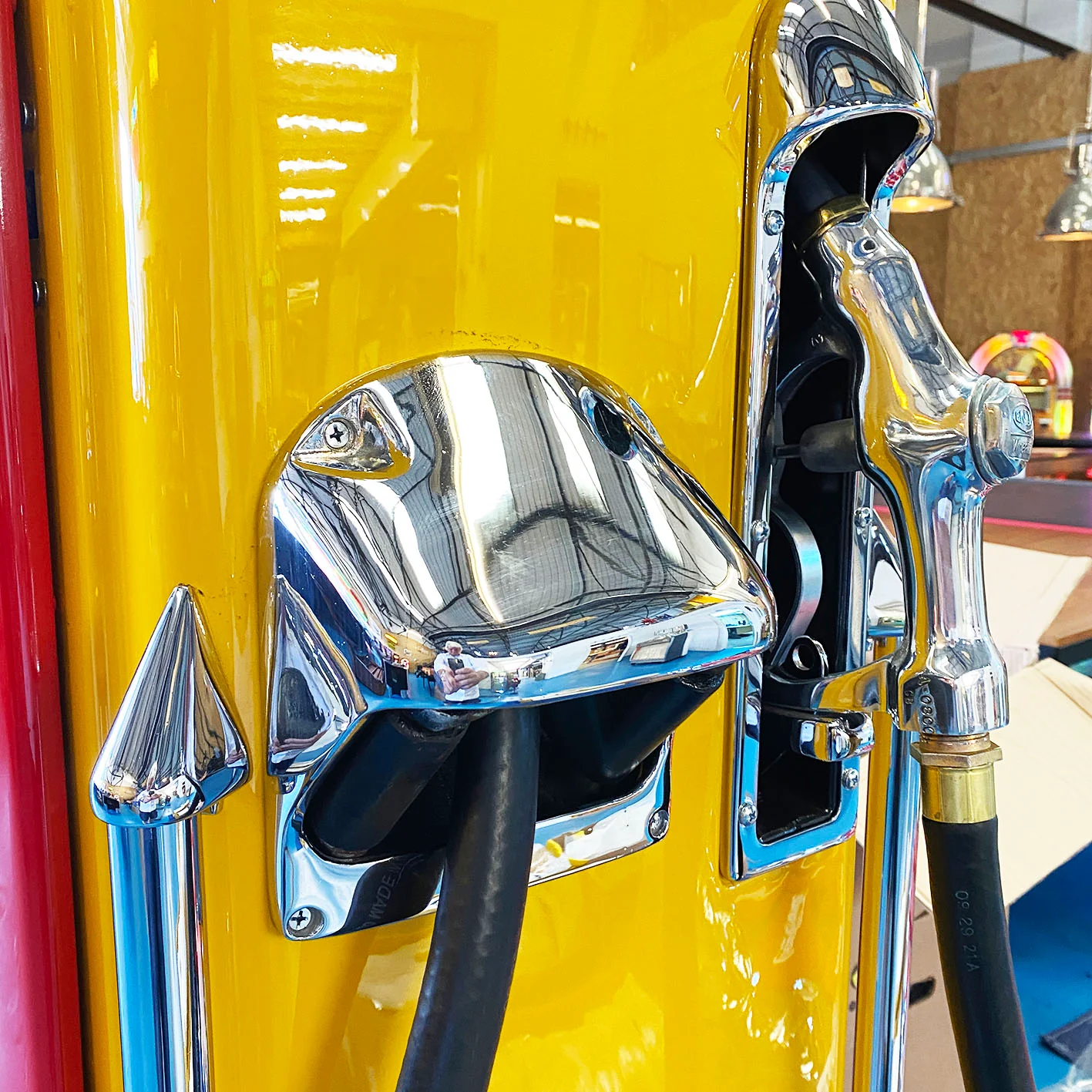 Bennett 766 Shell Vintage Gas Pump - Image 6