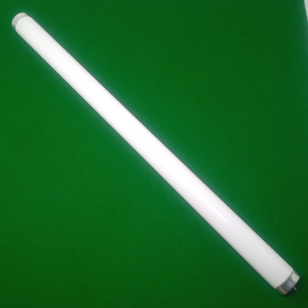 Rock-Ola Bubbler Fluorescent Tube for Pilaster - 24" - 36121-LF - Image 4