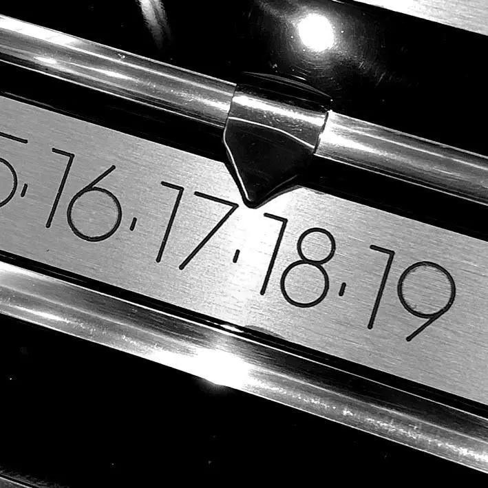 The Olympian Cue Rack and Scorer with Chrome and Brushed Steel Trim - Image 4