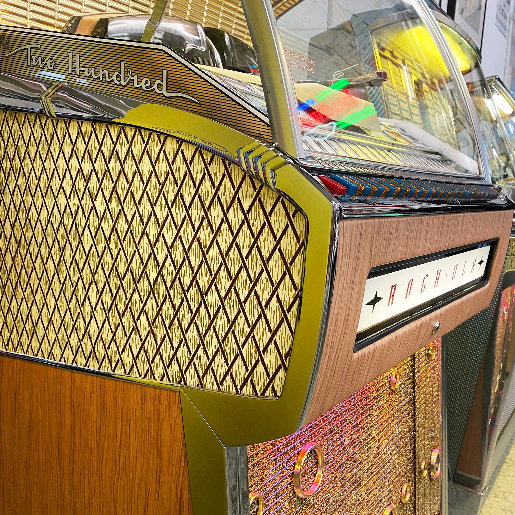 1957 Rock-Ola 1455 Vinyl Jukebox - Image 12