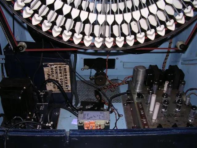 1960 Rock-Ola Tempo II 1485 Vinyl Jukebox - Image 25
