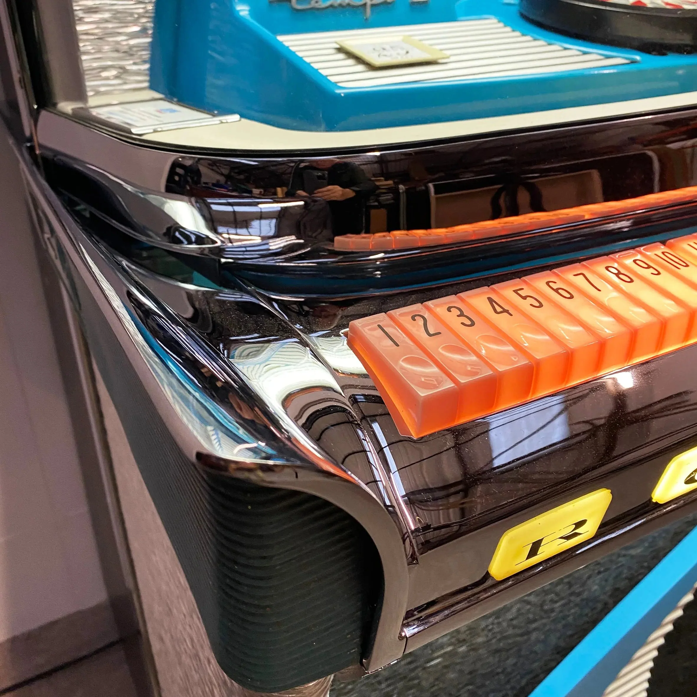 1960 Rock-Ola Tempo II 1485 Vinyl Jukebox - Image 6