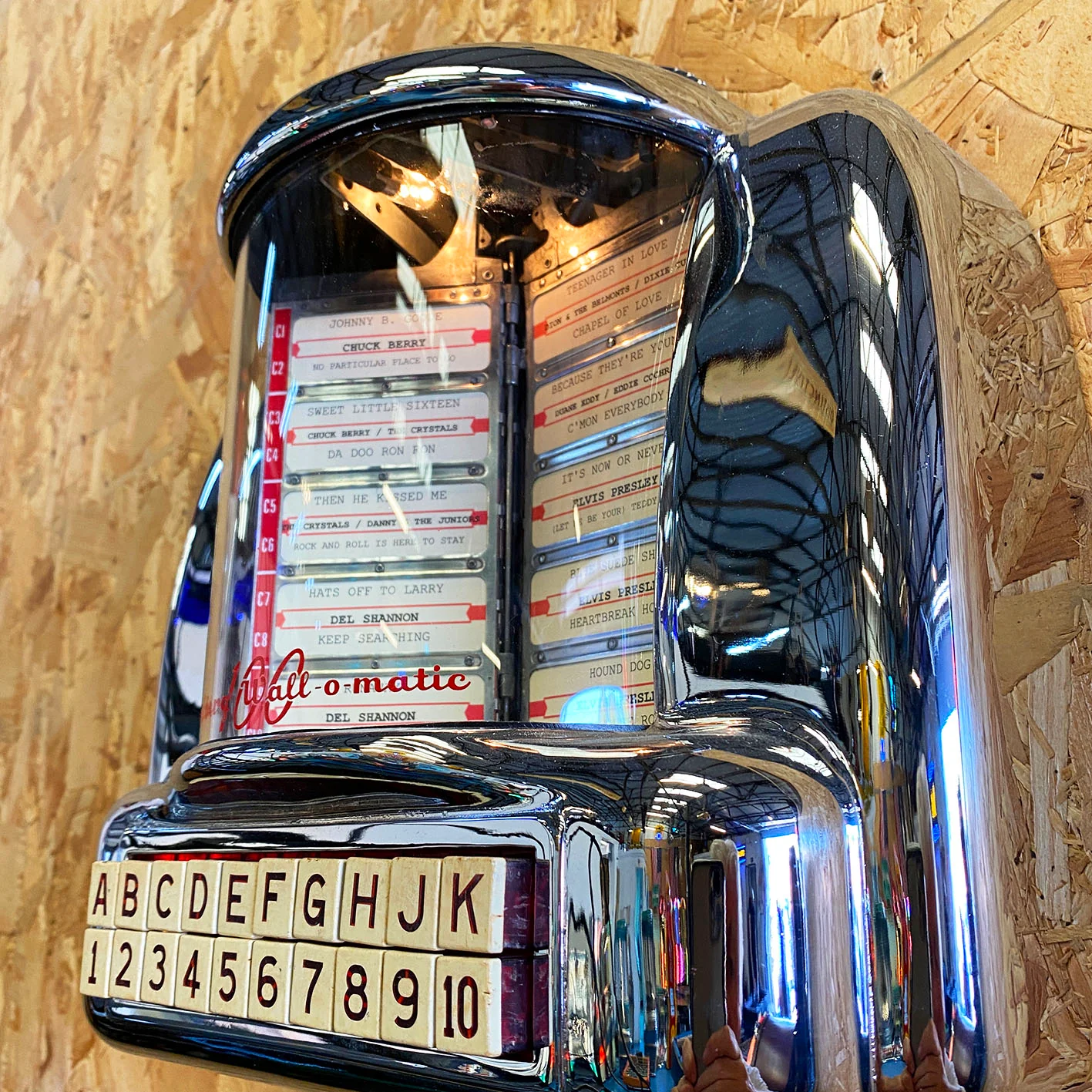 Original Seeburg 100 Wall-O-Matic Wall-Box with Bluetooth Retrofit - Image 8