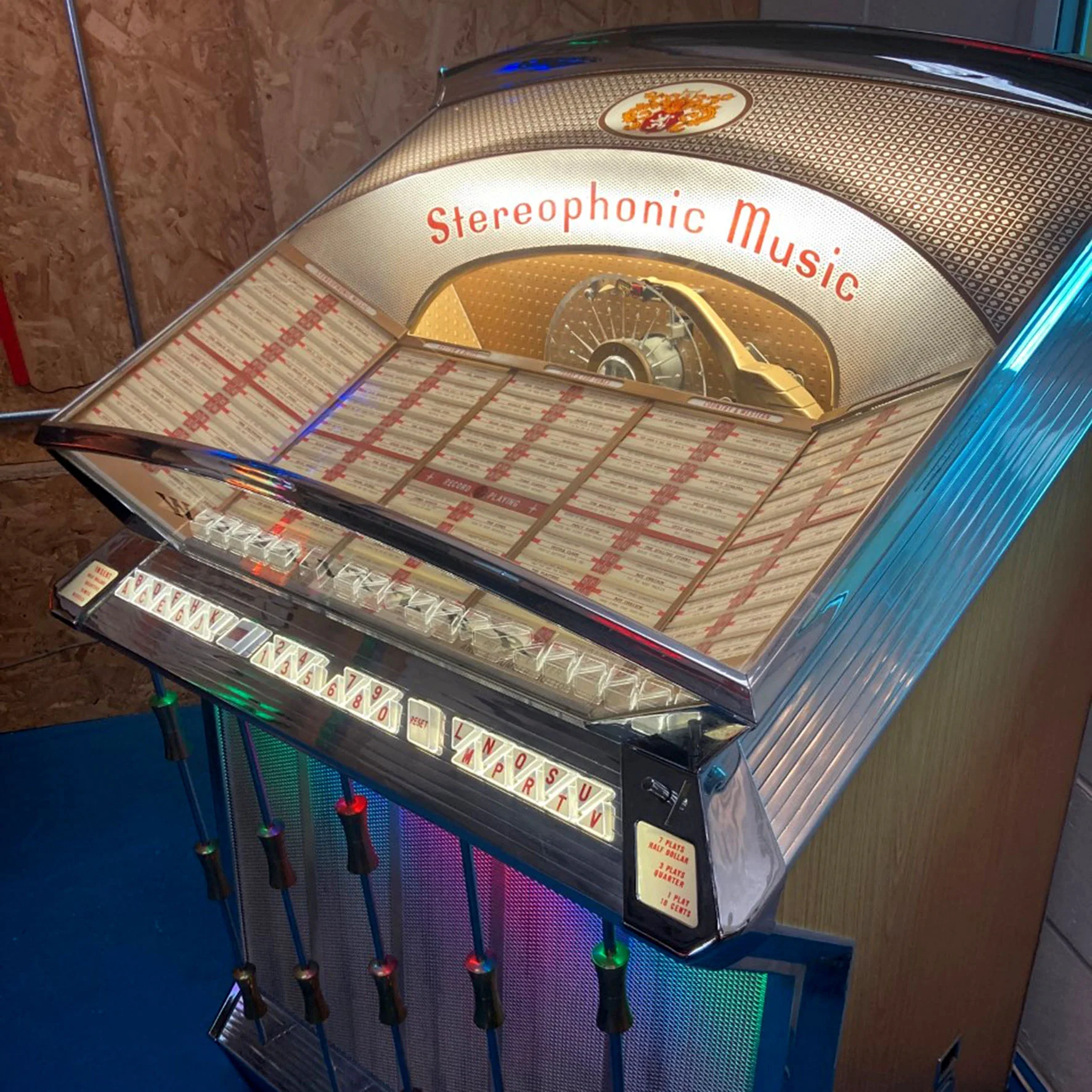 1961 Wurlitzer 2500 Vinyl Jukebox - Image 4