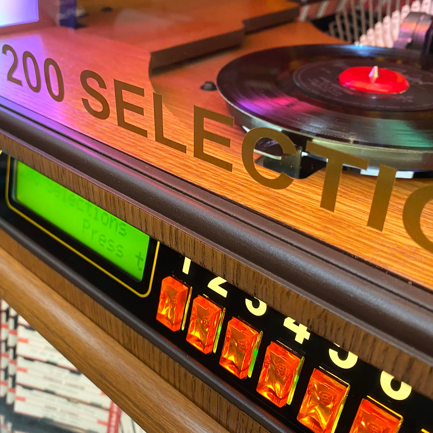 Rock-Ola Peacock Vinyl 45 Bubbler Jukebox with Bluetooth - Image 3