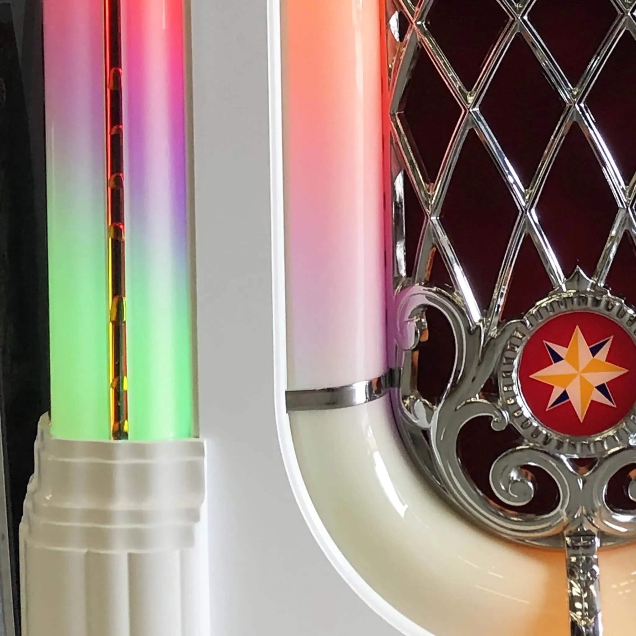 Rock-Ola Bubbler CD Jukebox in Gloss White with Bluetooth - Image 6