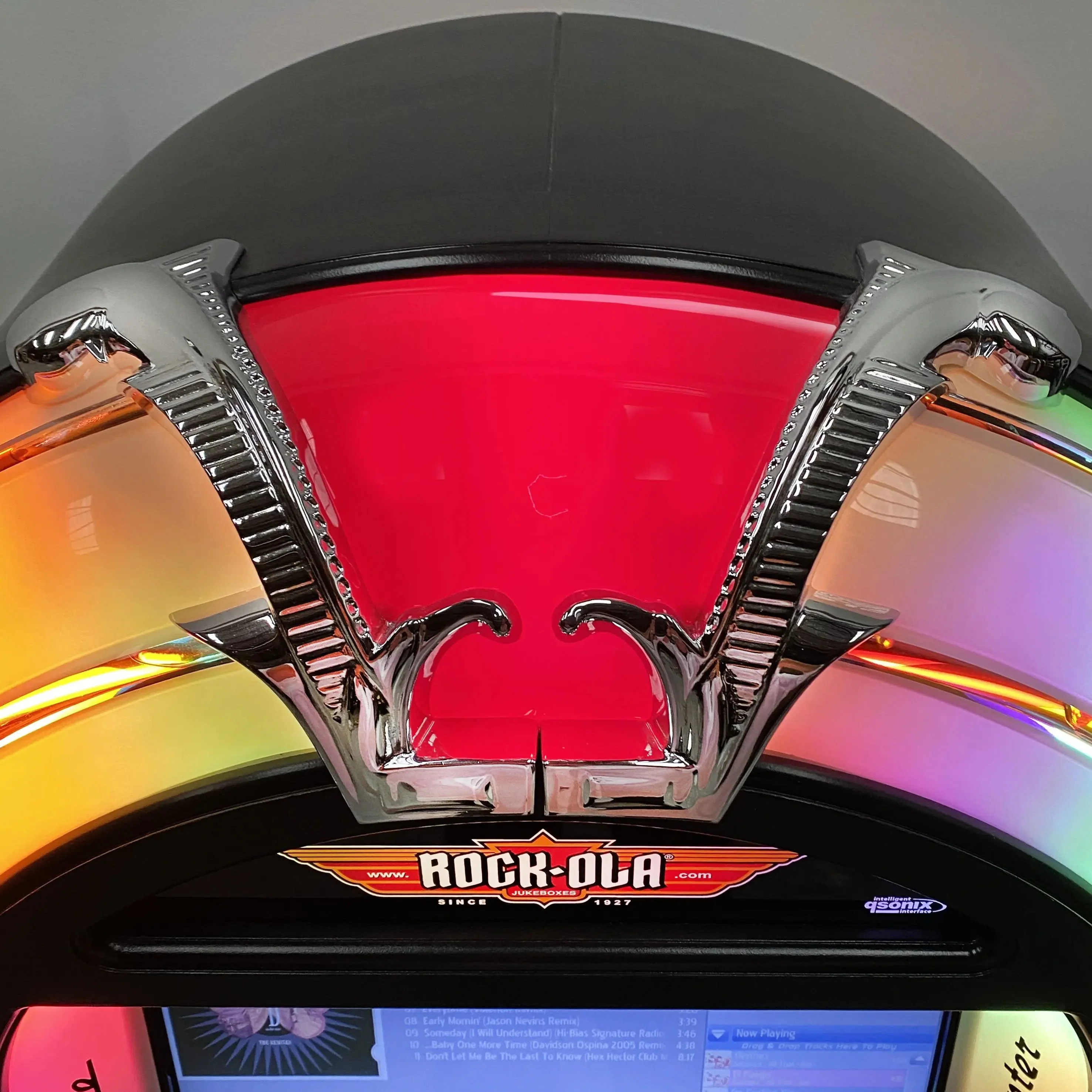 Rock-Ola Bubbler Digital Music Center Jukebox in Gloss Black with Bluetooth - Image 4