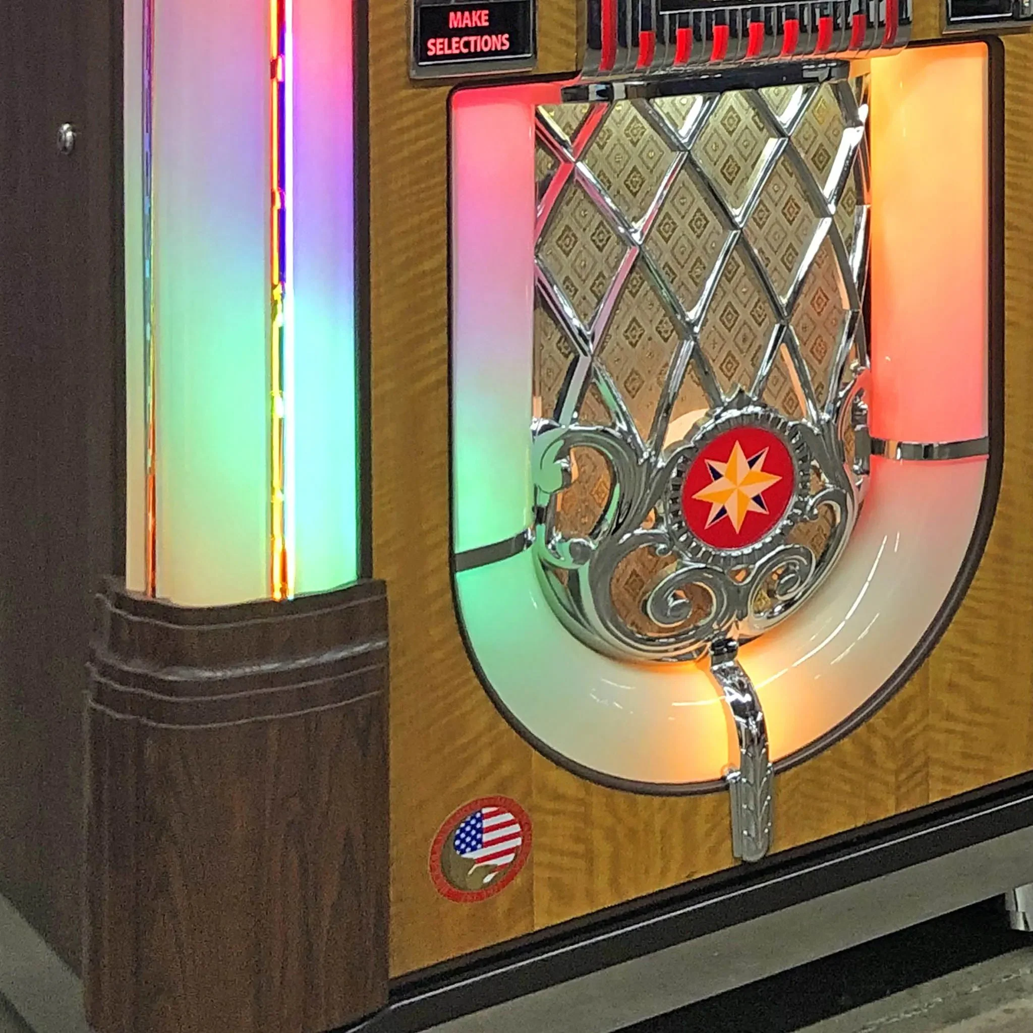 Rock-Ola Digital Music Center Jukebox in Walnut with Bluetooth - Image 7