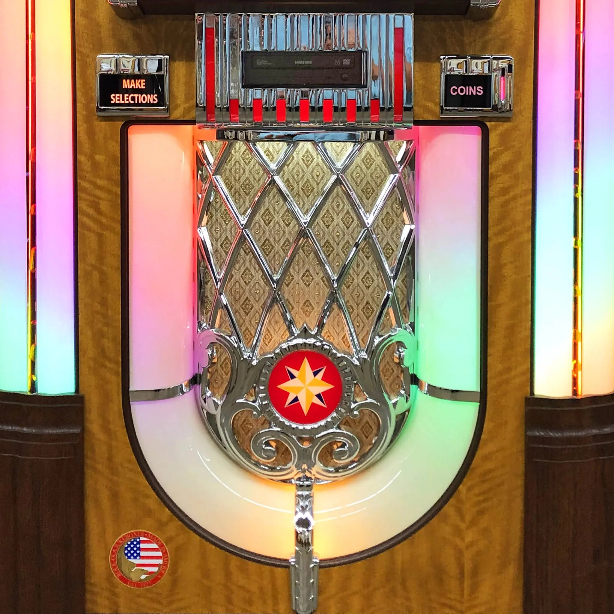 Rock-Ola Digital Music Center Jukebox in Walnut with Bluetooth - Image 9