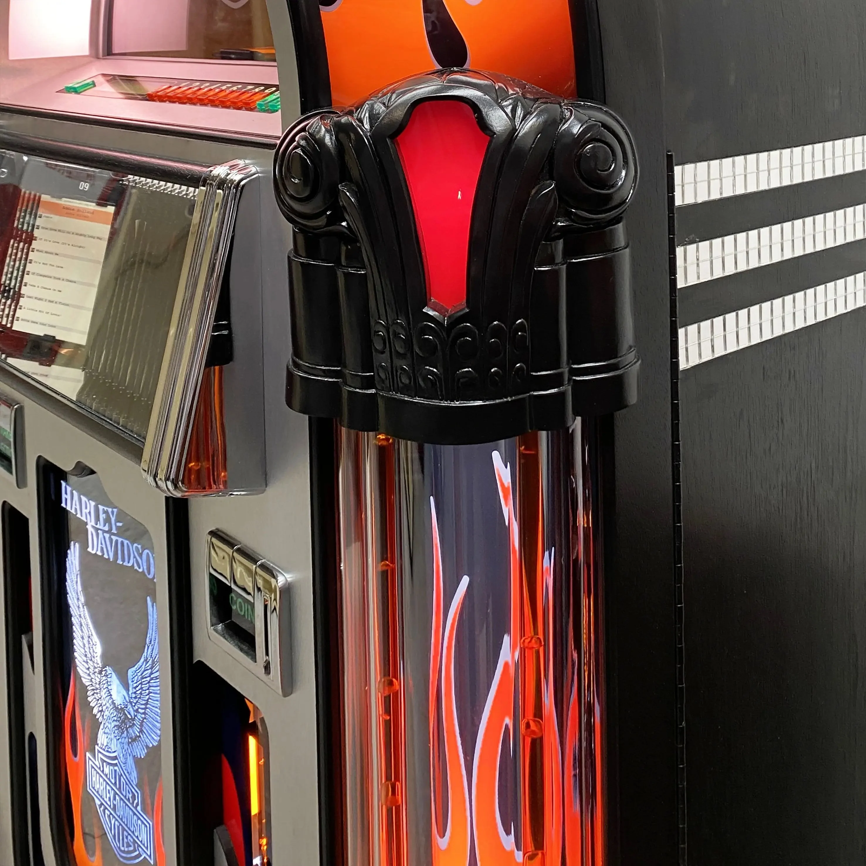 Rock-Ola Harley-Davidson Flames CD Jukebox in Aluminium with Bluetooth - Image 16