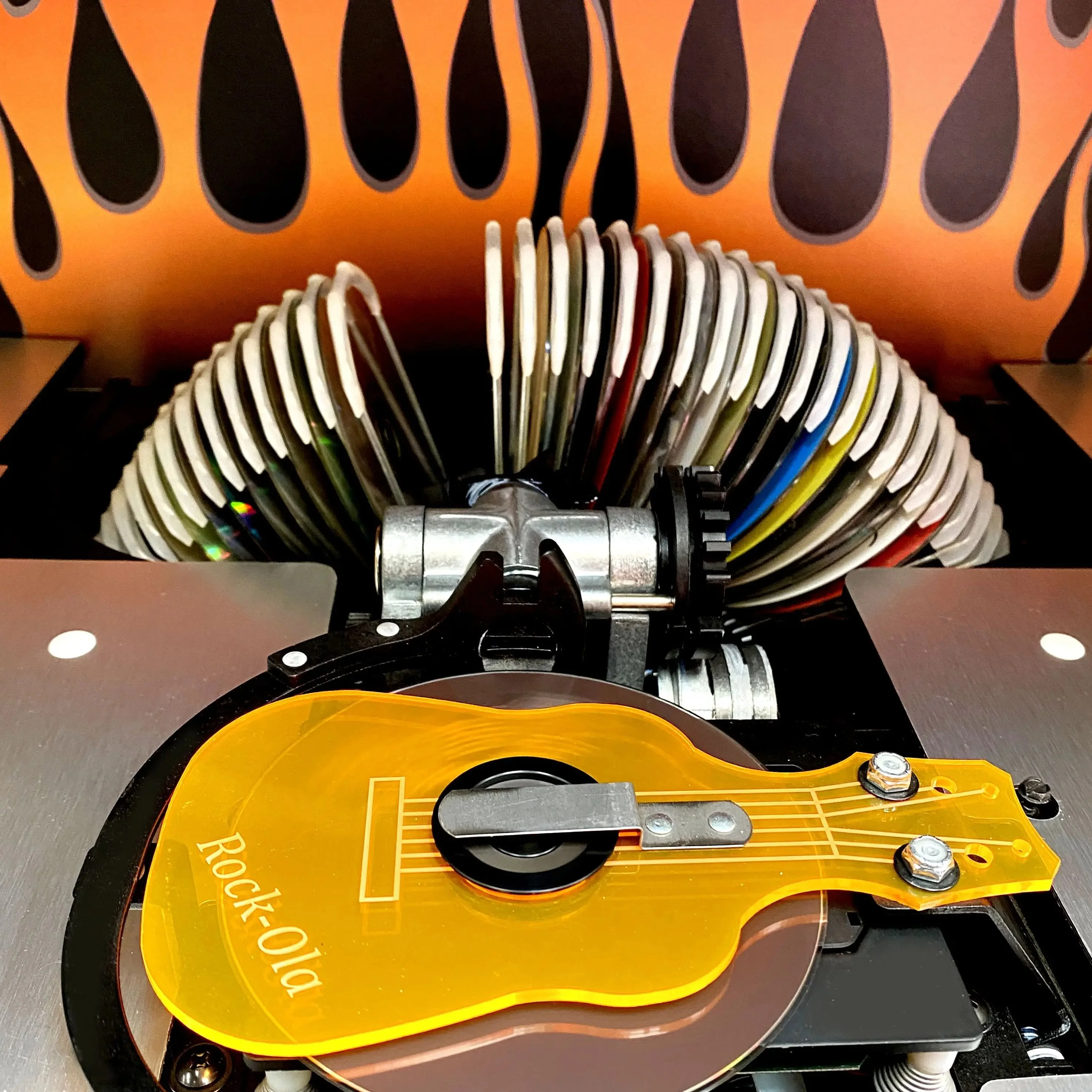 Rock-Ola Harley-Davidson Flames CD Jukebox in Aluminium with Bluetooth - Image 17