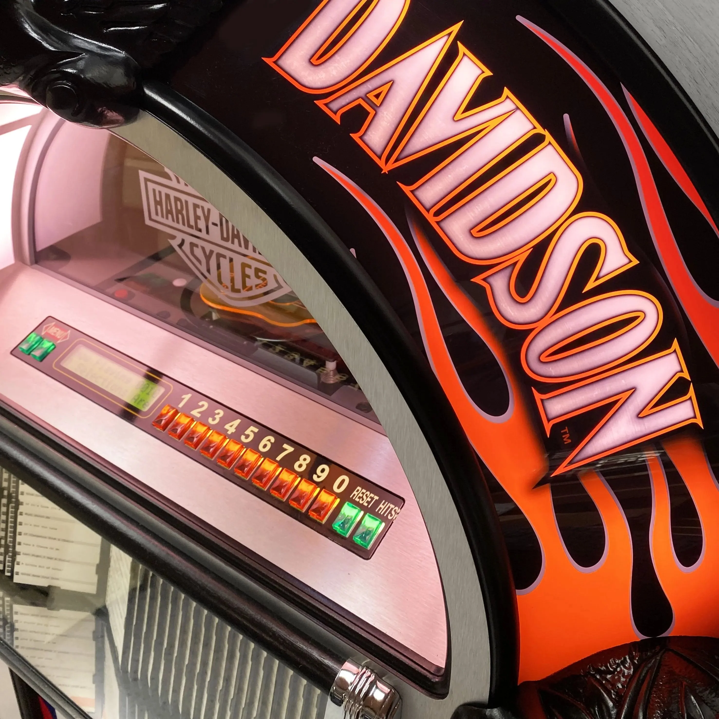 Rock-Ola Harley-Davidson Flames CD Jukebox in Aluminium with Bluetooth - Image 5