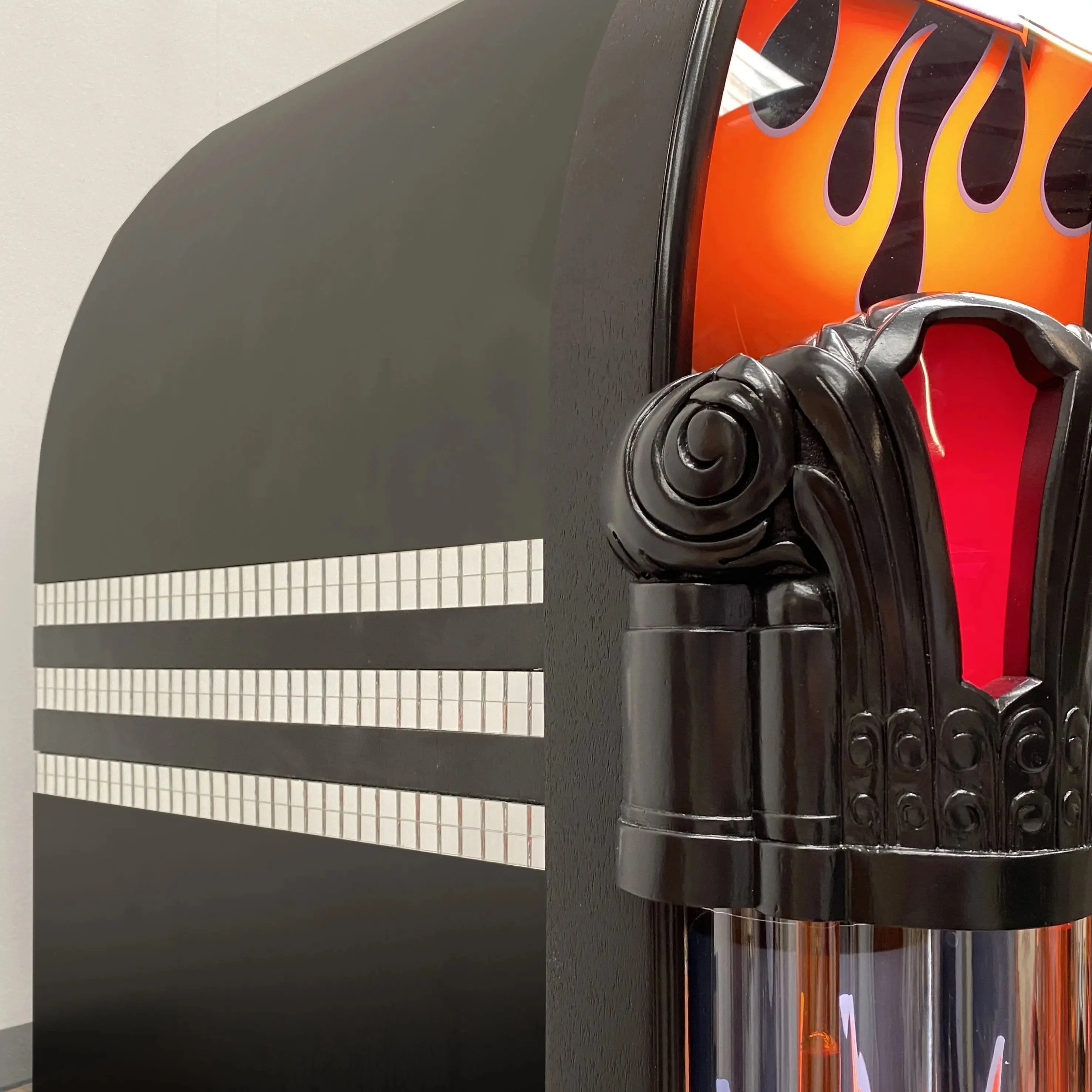 Rock-Ola Harley-Davidson Flames CD Jukebox in Aluminium with Bluetooth - Image 9