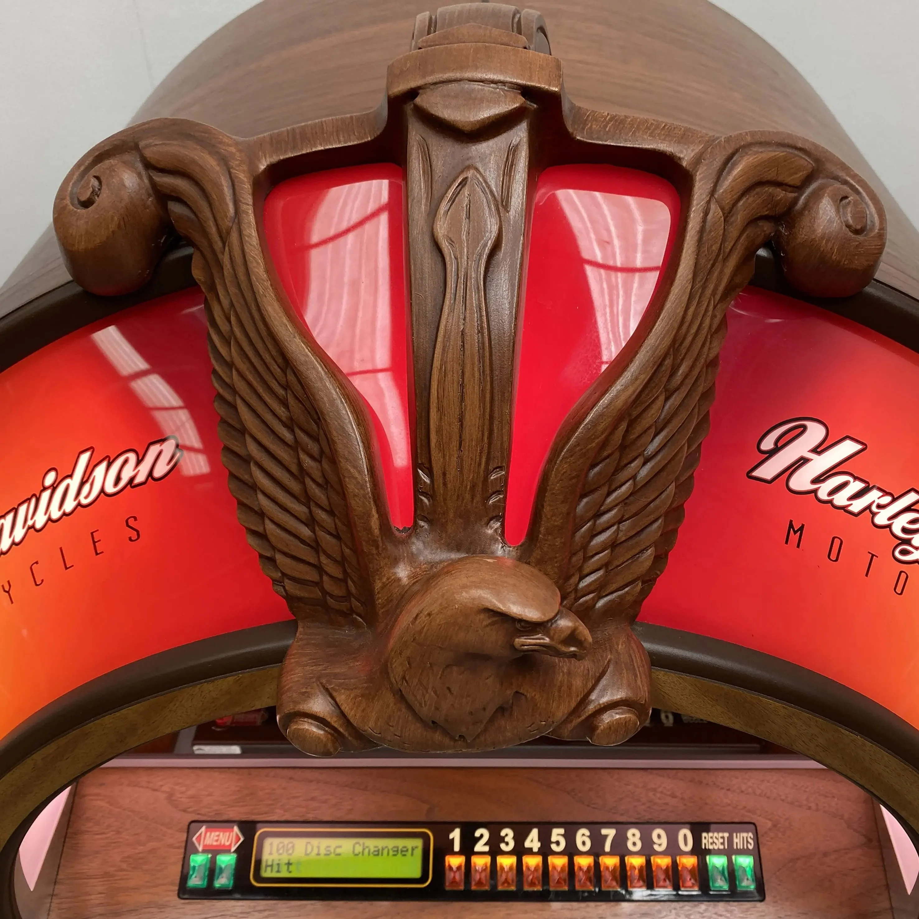 Rock-Ola Harley Davidson American Beauties CD Jukebox with Bluetooth - Image 13