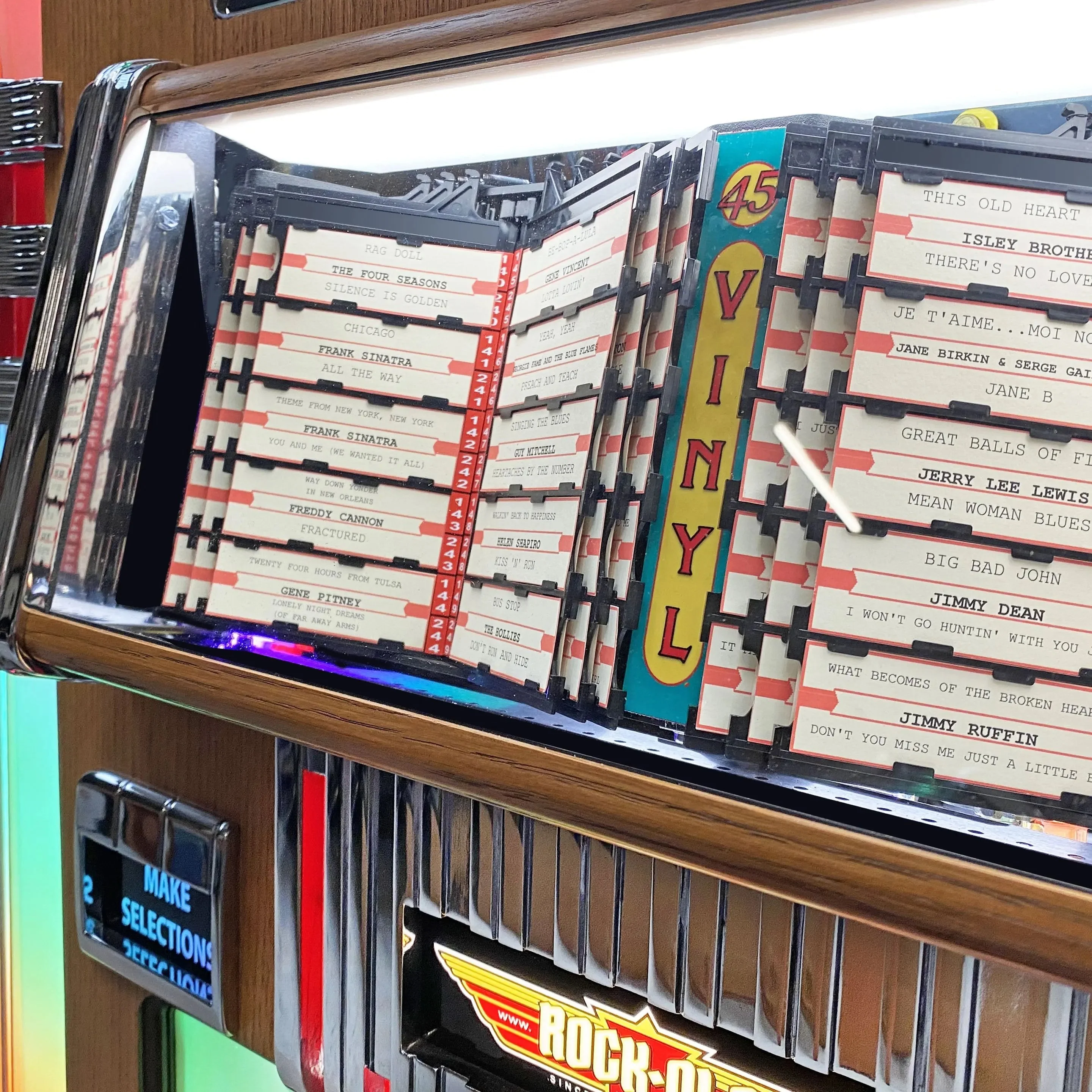 Rock-Ola Bubbler Vinyl 45 Jukebox in Light Oak with Bluetooth - Image 6