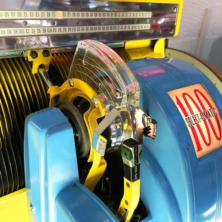 1952 Seeburg M100C Vinyl Jukebox - Image 16