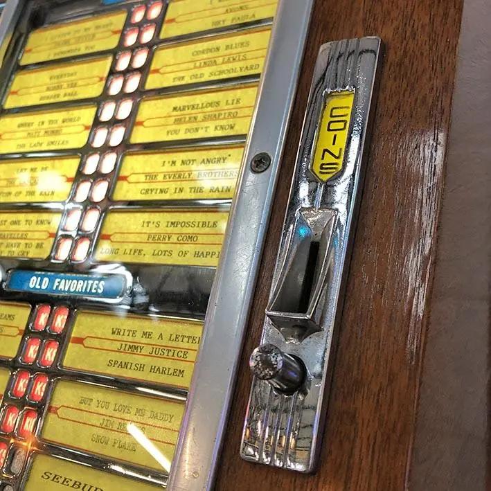 1952 Seeburg M100C Vinyl Jukebox - Image 8