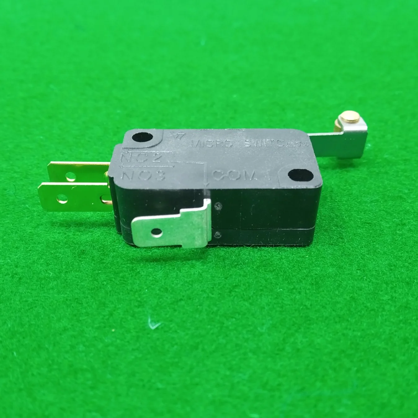 Snap Switch Enclosed SPDT - Image 4
