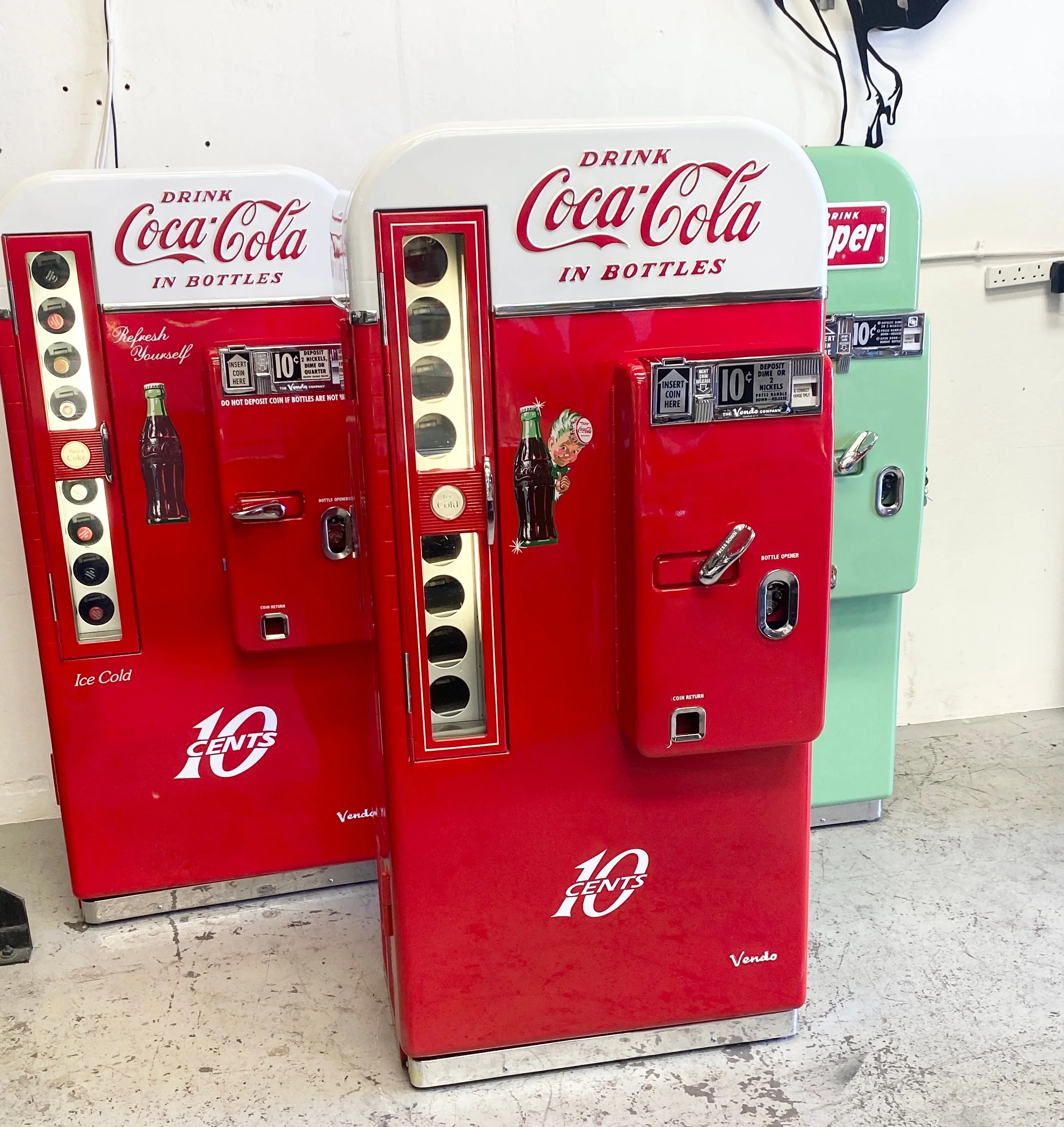 1957 Vendo 81-D Coca-Cola Machine - Image 8