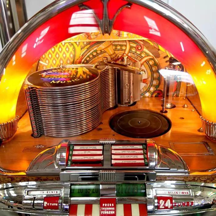 Original 1948 Wurlitzer 1100 Vinyl Jukebox - Image 9