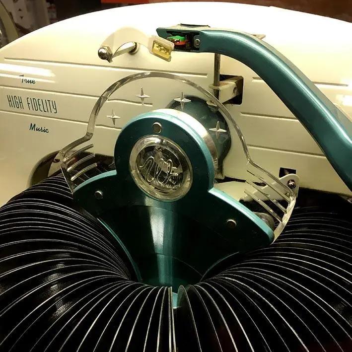 1956 Wurlitzer 2000 Centennial Vinyl Jukebox - Image 9